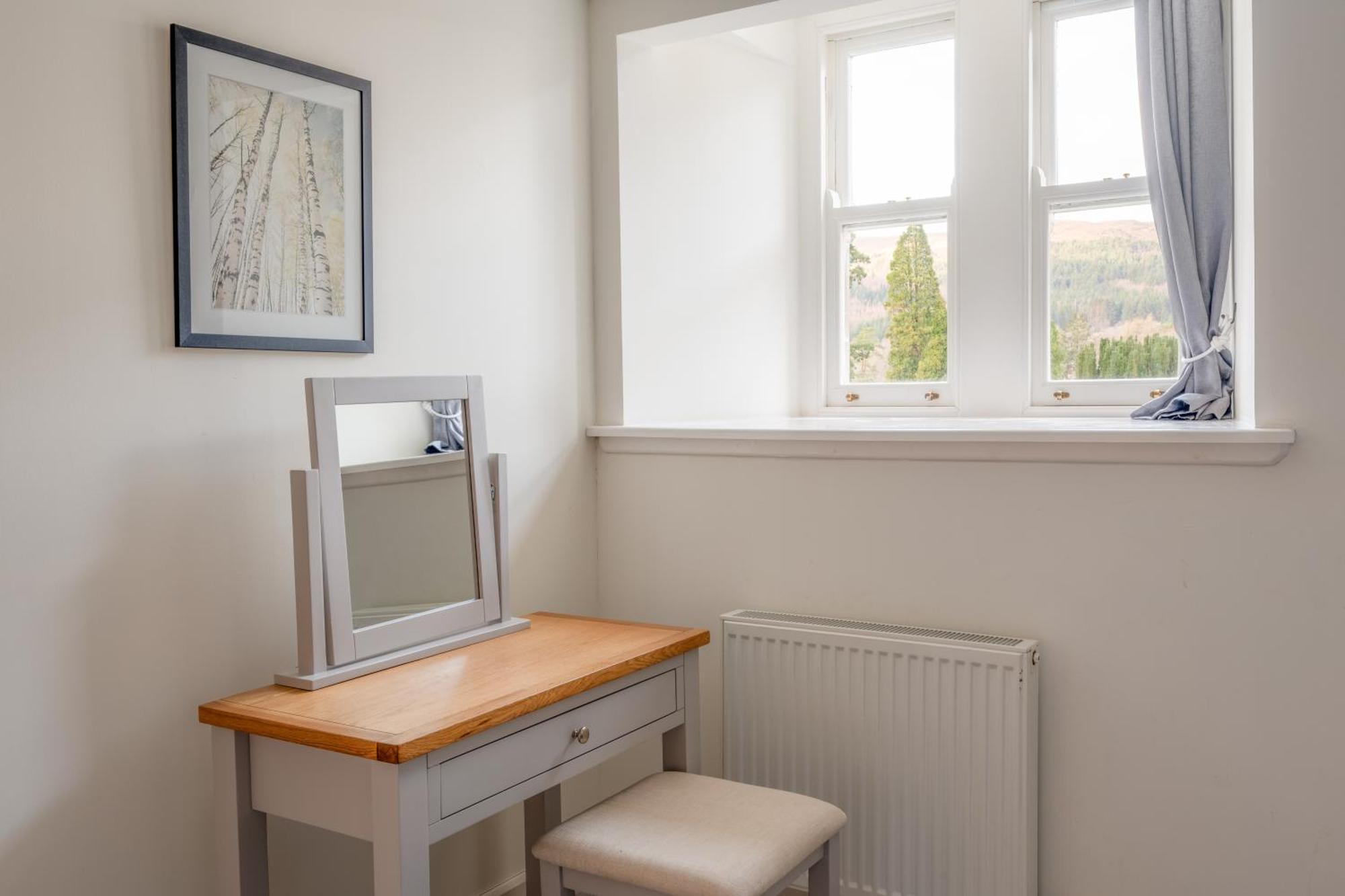 Monastery Apartment With Loch Ness View フォート・オーガスタス エクステリア 写真