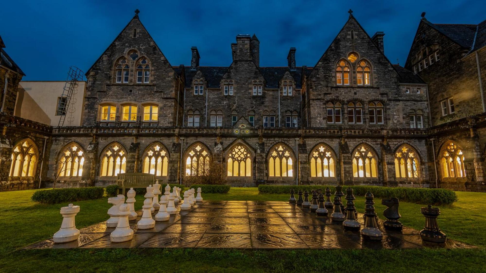 Monastery Apartment With Loch Ness View フォート・オーガスタス エクステリア 写真